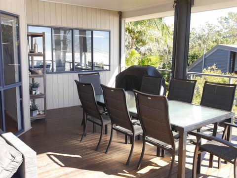 A Tequila Sunrise - Foster Accommodation 5