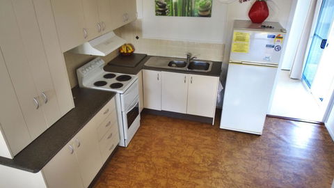 'AFRAME Tarcoola Cottage' 29 The Parade, North Haven - Foster Accommodation 3