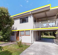 'Beach Break 1' 1/10 Lionel Street - upstairs unit with Aircon - Foster Accommodation