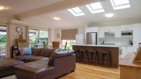 'RIVERSIDE RETREAT' 544 Ocean Drive, North Haven - Foster Accommodation 3