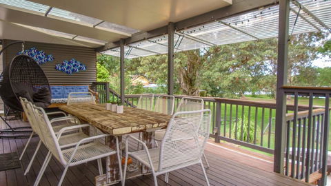 'RIVERSIDE RETREAT' 544 Ocean Drive, North Haven - Foster Accommodation 0