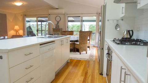 'RIVERSIDE RETREAT' 544 Ocean Drive, North Haven - Foster Accommodation 2