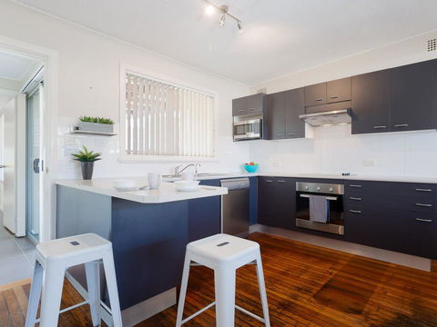 'Shoalz', 28 Rigney Street - Renovated Pet Friendly Cottage & Boat Parking - Foster Accommodation 3