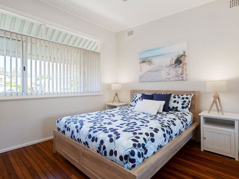 'Shoalz', 28 Rigney Street - Renovated Pet Friendly Cottage & Boat Parking - Foster Accommodation 1