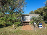 'The Croft' 11 Boulder Bay Rd - Cosy Beach House with Aircon  only 270m to the Beach