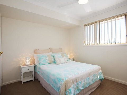 'Walk On Birubi', 1/40 Ocean Ave - Pet Friendly, WIFI, Boat Parking & Water Views - Foster Accommodation 3