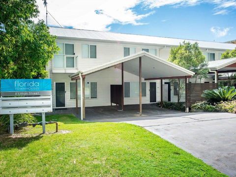1 'Florida', 5 Lillian Street - 2 Min Walk To Beach, Shops & Restaurants - Foster Accommodation 0
