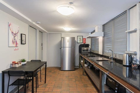 1 Double Quaint Grannyflat Private Room Near Public Transport - SHAREHOUSE - Foster Accommodation 2