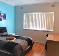 1 Double Quaint Private room near public bus transport - SHAREHOUSE - Foster Accommodation