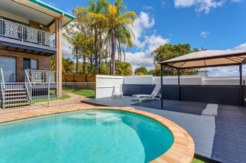 1-33 Tingira Close - Rainbow Beach, Gorgeous Ocean Views, Swimming Pool, Air Conditioning - Foster Accommodation 2