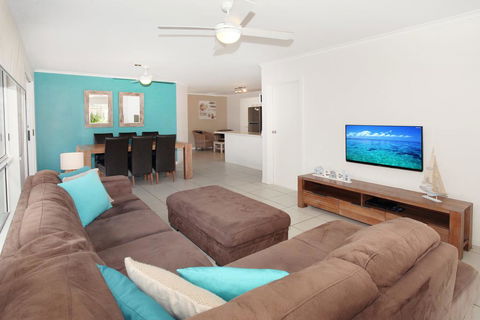 1/882 David Low Way Marcoola - 500 Bond, Linen Included, Pet Friendly - Foster Accommodation 3