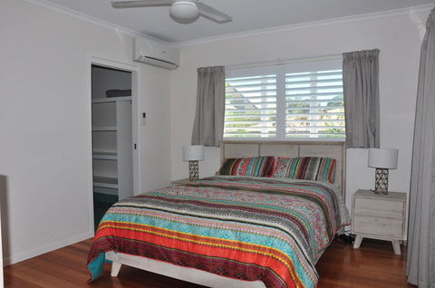 10 Double Island Drive - Modern Family Home, Centrally Located, Swimming Pool & Outdoor Area - Foster Accommodation 1