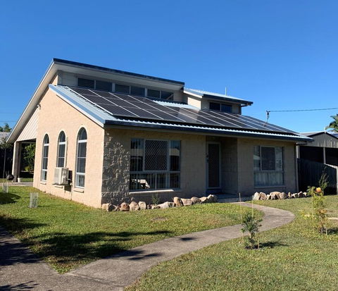11 Anchovy Street - Tin Can Bay Summer Haven Coastal Retreat - Foster Accommodation 2