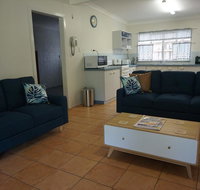 11 Bomburra Court - Rainbow Beach Comfortable Beach House Plenty of boat parking - Foster Accommodation