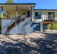 12 Ibis Court - Highset beach house with natural bushland gardens and covered decks - Foster Accommodation
