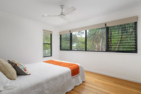 12 Naiad Court- Pool, Sleeps 8, Close To Beach - Foster Accommodation 0