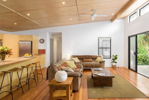 12 Naiad Court- Pool, Sleeps 8, Close To Beach - Foster Accommodation 3