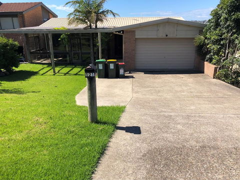121 Montague Avenue, Kianga - Foster Accommodation 0