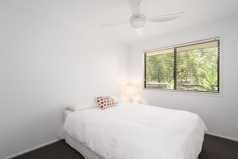 13 Orania Court, Rainbow Shores - Pool, Sleeps 8, Air Conditioning, Fire Pit - Foster Accommodation 0