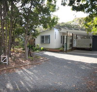 15 Belle Court - Modern architect designed open plan holiday home with outdoor shower - Foster Accommodation