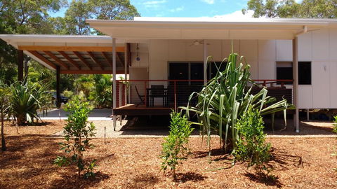 15 Esprit Drive - Rainbow Shores, Gorgeous, Modern Beach House - Foster Accommodation 0
