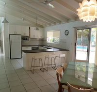 15 Larapinta Court - Family home with swimming pool in a quiet street and central location close to CBD - Foster Accommodation