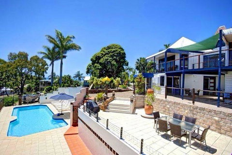 1770 Sovereign Lodge Retreat - Foster Accommodation 0