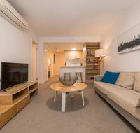 2 Bedroom Apartment Seconds From Valley - Foster Accommodation