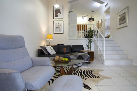 2 Bedroom Close To CBD - Foster Accommodation 0