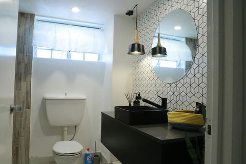 2 Bedroom Close To CBD - Foster Accommodation 2