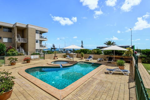 2 Bedroom Top Floor Unit - Ocean Views And Pool - Foster Accommodation 3