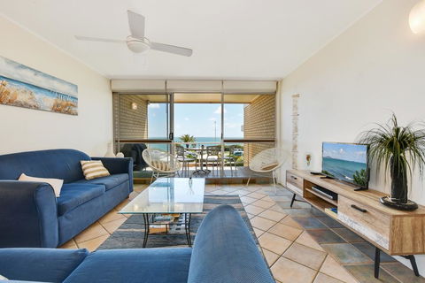 2 Bedroom Top Floor Unit - Ocean Views And Pool - Foster Accommodation 0