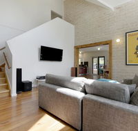 2 Marma Retreat with jacuzzi heated pool pet friendly Foxtel - Foster Accommodation