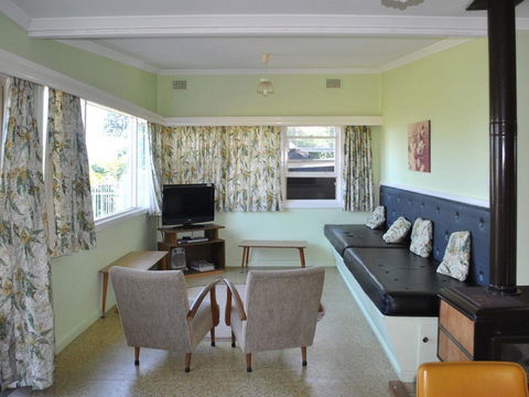 2 Rockpool Road - Foster Accommodation 2