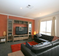 2/17 Jillamatong Street - Foster Accommodation