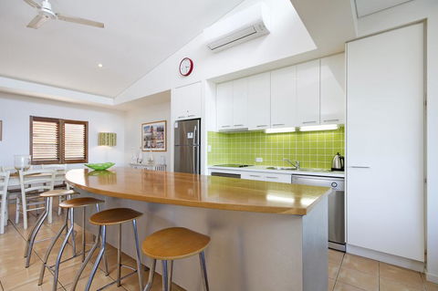 2/22 Stevens - Foster Accommodation 0