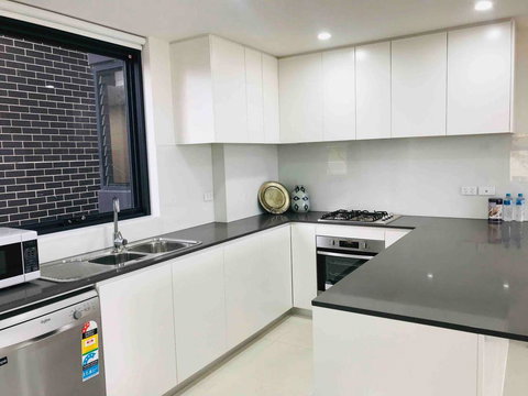 208 Kalina Apartments 2 Bedrooms - Foster Accommodation 2