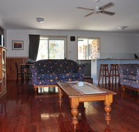 23 Carlo Road - Lowset family home within walking distance to the shopping centre. Pet friendly - Foster Accommodation