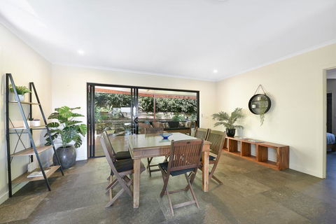 250 David Low Way, Peregian Beach - Foster Accommodation 3