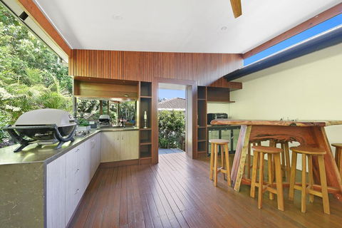 250 David Low Way, Peregian Beach - Foster Accommodation 0