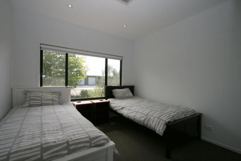 26 Twynam Street - Foster Accommodation 0