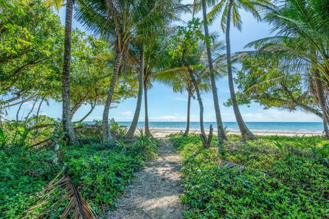 BIG4 Tasman Holiday Parks - South Mission Beach - Foster Accommodation 1