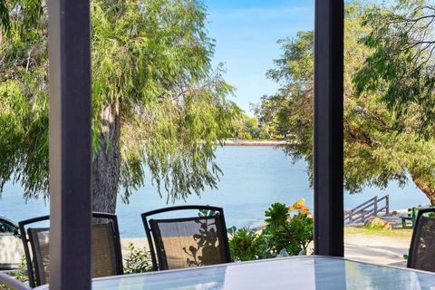 BLUEBELL On THE BEACH DUNSBOROUGH - Foster Accommodation 0