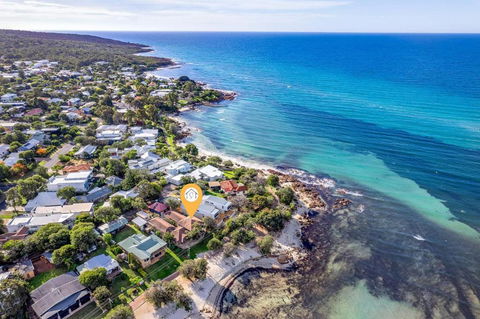 BLUEBELL On THE BEACH DUNSBOROUGH - Foster Accommodation 2