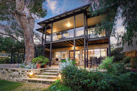 BLUEBELL On THE BEACH DUNSBOROUGH - Foster Accommodation 1