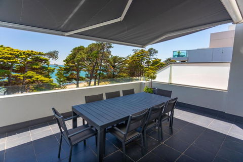 C-Scape Penthouse - Cowes Beach Front - Foster Accommodation 3