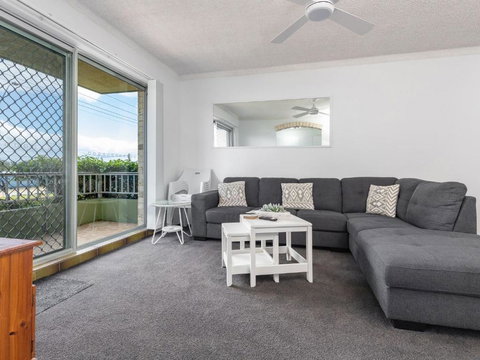 Camelot 01 - Foster Accommodation 0