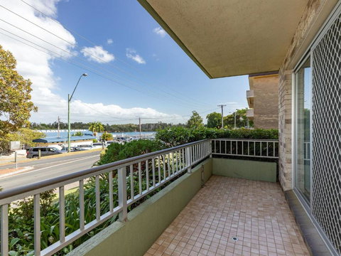 Camelot 01 - Foster Accommodation 1