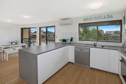 CANAL7-ON THE MOOLOOLABA CANAL! - Foster Accommodation 1