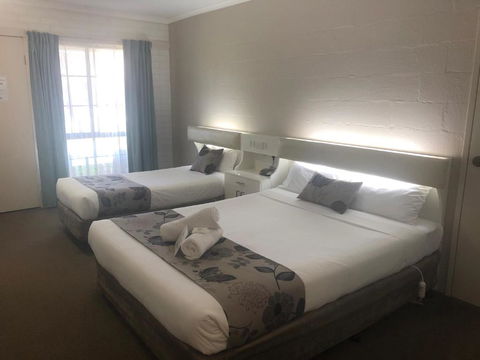 CAPRICORN MOTOR Inn - Foster Accommodation 3